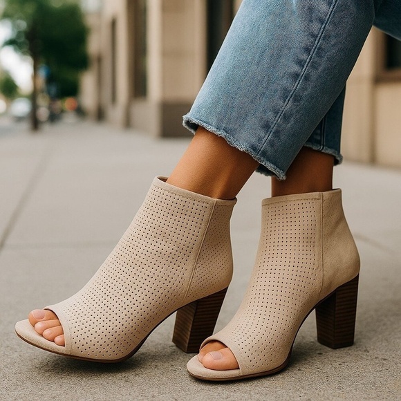 JustFab Mosha Natural Peep Toe Boot Size 6M - Picture 2 of 10